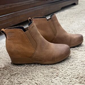 Sorel Evie Pull On Waterproof Leather and Suede Booties Chestnut Brown